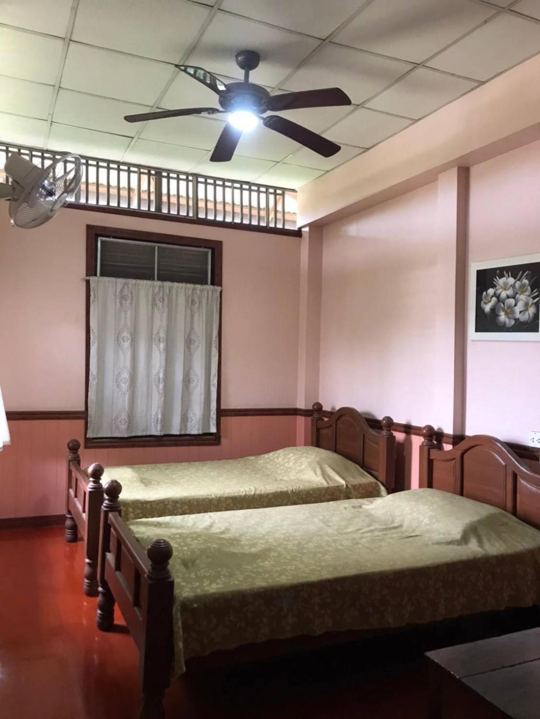 Baan Lotus Guest House Ayutthaya Eksteriør bilde